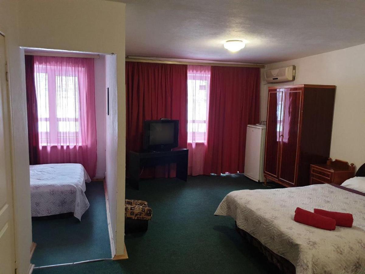 Mini Hotel Vesna Dnipro Exterior photo